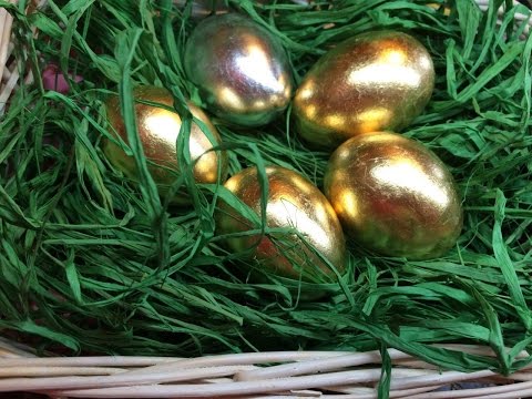 Красим пасхальные яйца - креативно!