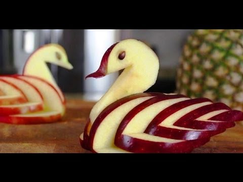 Эстетическое развитие: Как вырезать лебедя из яблока | Карвинг