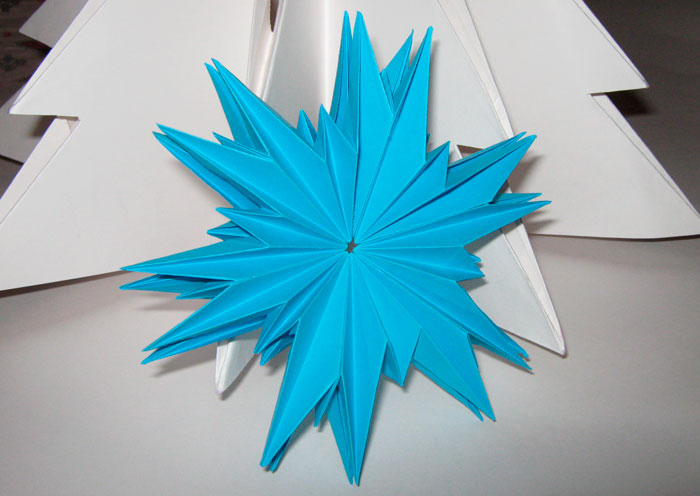 Модульное оригами новогодние игрушки. Новогодняя елка из бумажных модулей