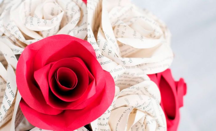 Как сделать большую объемную розу. Розы из бумаги своими руками — простые способы как сделать бумажный цветок и букет (115 фото)