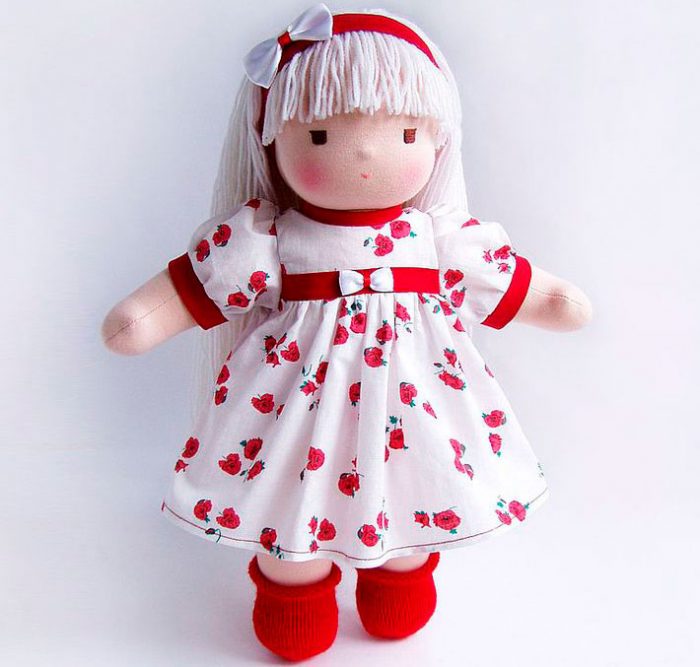 Как сшить платье для куклы и многое другое о кукольной одежде (с фотографиями готовой Барби)